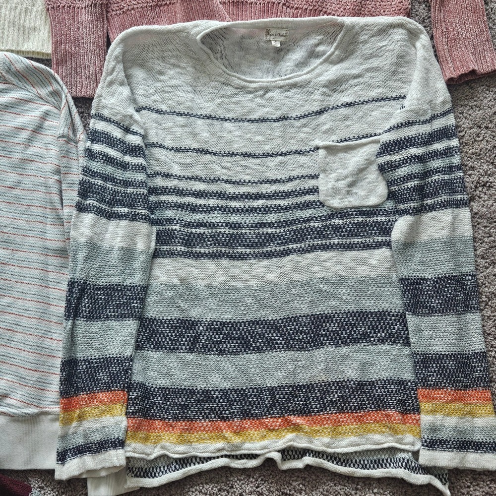 Knit Sweater Lot of 7 Women Size M Striped Graphic Cozy Fall Winter Basics - Picture 5 of 10